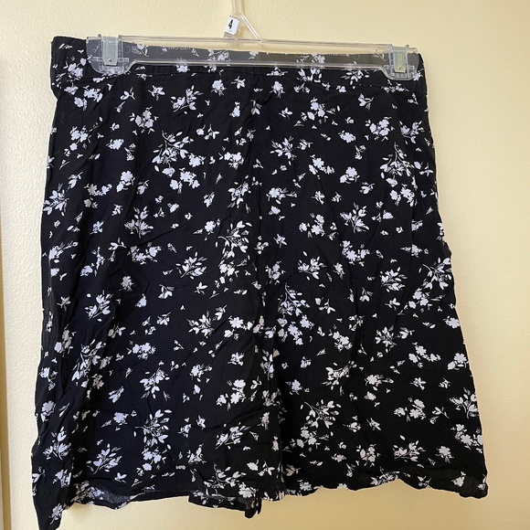 Garage Floral Skirt - Picture 3 of 3